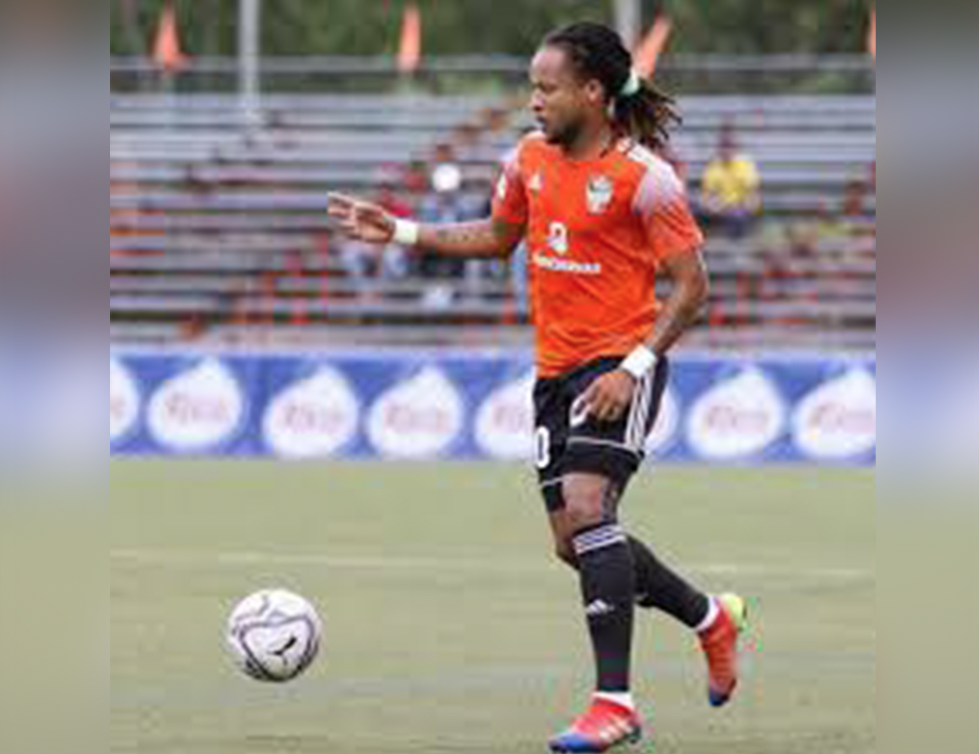 Charles Hérold Junior montre le chemin du succès à ses coéquipiers du Cibao FC